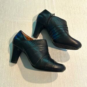 Clark Heeled Ankle Booties Black, Size 9.5